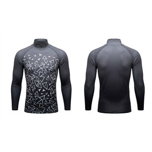 Camiseta de compresión transpirable para fútbol, ropa deportiva premium diseñada para entrenamiento de fútbol, correr, sesiones de gimnasio y uso activo. - Product Image 1