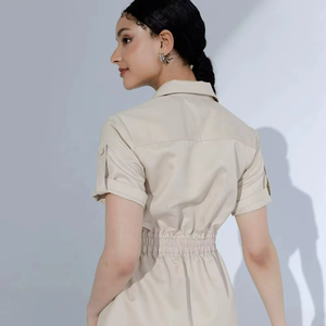 Vestido Versátil y Elegante Snaresbrook de Poliéster y Viscosa, Estilo Gabardina Doble con Botones, Estética Ligera y Alegre, Teñido Liso - Product Image 1