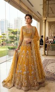 Lehenga Choli beige brodé, longueur ras du sol, robe de mariage traditionnelle pour femmes, Inde, Pakistan, en soie, coupe classique - Product Image 6