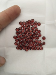 พลอยบิริลไลต์ทรงกลมขนาด 5 มม. สีแดงธรรมชาติ สำหรับงานออกแบบเครื่องประดับทำมือ แหวน ต่างหู สร้อยคอ จี้ - Product Image 3