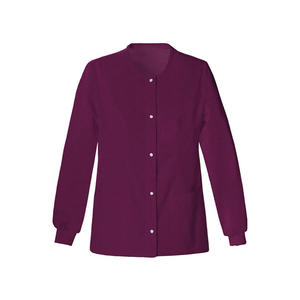 Blouses médicales respirantes pour le personnel soignant – Uniformes médicaux pour les responsabilités cliniques quotidiennes - Product Image 2