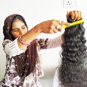 100% faisceaux naturels de vague profonde en vrac cuticule vierge crue alignée Machine Double trame noir bouclé Extensions de cheveux humains vietnamiens - Product Image 4