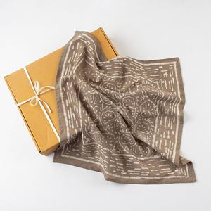 ผ้าพันคอสี่เหลี่ยมผ้าพันคอออกแบบมาสำหรับผู้หญิงผ้าพันคอผ้าฝ้าย100% คลาสสิกแฮนด์เมด - Product Image 5