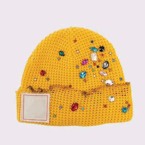 Fabricante de Gorros, Diseño Personalizado con Logotipo Bordado, Gorro de Invierno de Lana y Algodón con Pedrería de Cristal Hecha a Mano - Product Image 5