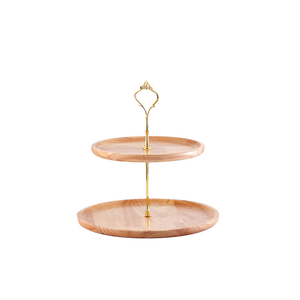 Soporte para pasteles de dos niveles hecho a mano con madera y metal, base de madera de nogal y marco dorado mate, perfecto para servir cupcakes y pasteles. - Product Image 3