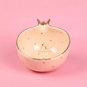 Bol en métal élégant en forme de grenade avec bordure dorée et finition émaillée, soucoupe chic à pois pour une dégustation raffinée à la maison - Product Image 1
