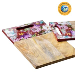 Planche à fromage en bois en forme de poisson faite à la main avec poignée en métal - Product Image 3