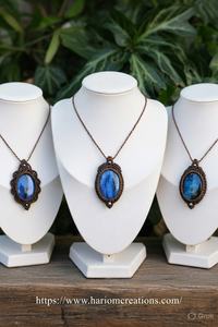 Collar de Macramé Marrón Hecho a Mano con Piedra Preciosa de Labradorita Azul, Joyería Curativa Ajustable Estilo Boho - Product Image 4