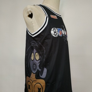 เสื้อบาสเก็ตบอลแบบไม่มีแขนสำหรับผู้ใหญ่ OEM สกรีนโลโก้ได้ตามต้องการ ระบายอากาศได้ดี ผลิตจากผ้าโพลีเอสเตอร์แบบซับลิเมชั่น ชุดกีฬาสำหรับทีมแบบสั่งทำ - Product Image 3