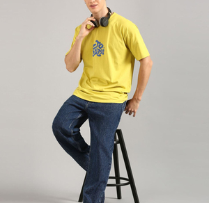 Camiseta suave para hombre con estampado en relieve, tela premium, diseño de impresión en relieve, tacto ligero y excelente calidad de costura. - Product Image 3