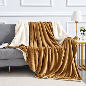 Couverture Sherpa unie en polaire dorée, jeté tricoté personnalisé pour la maison et les voyages, style simple, lavable en machine - Product Image 4