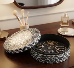 Modern Mother of Pearl Decorative Round Keepsake Box with Lid Luxury Tabletop Jewelry Storage Organizer, Home Decor from Vietnam - Product Image 4