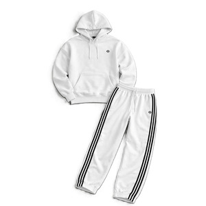 ชุดฮู้ดดี้ผู้ชายลายทางด้านข้างพร้อมกางเกงจ็อกเกอร์ ผู้ผลิตเสื้อผ้าสตรีทแวร์ OEM ขายส่ง ผ้าฟลีซพรีเมียม GSM สูง - Product Image 3