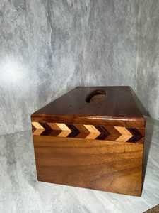Porte-mouchoirs en bois de noyer noir moderne de luxe avec logo personnalisé pour la salle de bain, le bureau, le rangement sur le bureau - Product Image 5