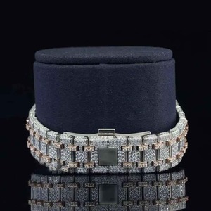 Montre de luxe en moissanite haut de gamme très demandée, montre hip-hop entièrement sertie de diamants, bijoux de poignet disponibles à la vente - Product Image 4