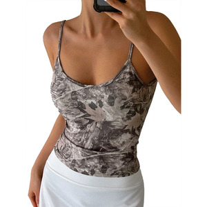 เสื้อกล้ามสายเดี่ยวทรงเข้ารูปลายพรางทันสมัย พิมพ์ลายแบบนามธรรม แฟชั่นสตรีทแวร์ฤดูร้อน รับทำแบรนด์เสื้อผ้าผู้หญิง - Product Image 5