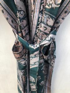 Robe longue en soie douce et confortable, style sari, kimono bohème, vêtement de détente, directement du grossiste, tenue de nuit, col en V, robe longue recyclée - Product Image 4