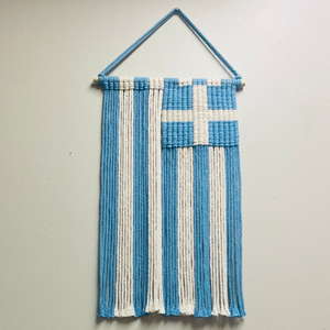 งานฝีมือตกแต่งผนังรูปธงชาติกรีซแบบมาคราเม่ ของตกแต่งห้องนั่งเล่น ของขวัญสำหรับงานขึ้นบ้านใหม่จากเวียดนาม - Product Image 2