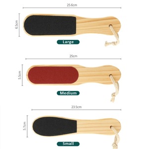 Râpe à pieds double face en bois avec manche en pierre ponce pour éliminer peaux mortes et callosités – Outil de pédicure pour gommer et exfolier la peau des pieds - Product Image 6