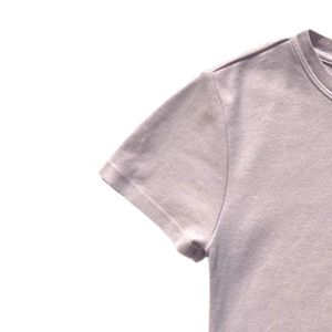 Camiseta Corta para Mujer en Color Orquídea |   Camiseta Corta de Manga Corta y Corte Ajustado de Algodón Suave |   Top Básico Informal de Moda - Product Image 5
