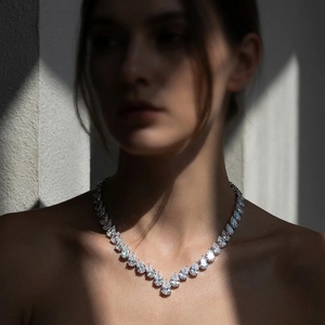สร้อยคอเพชรทรงลูกแพร์ Atelier - ทอง 9k, 14k, 18k - Product Image 2