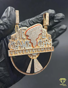 Colgante de Lujo con Forma de Tornado, Completamente Cubierto de Diamantes VVS Cultivados en Laboratorio, Joyería Hip Hop Personalizada - Product Image 1