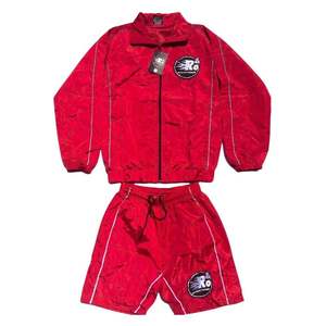 Ensemble de survêtement rouge RICHOUTRIDER pour homme, veste à fermeture éclair à manches longues, short à cordon de serrage, séchage rapide, design uni sportif, printemps, adulte - Product Image 1