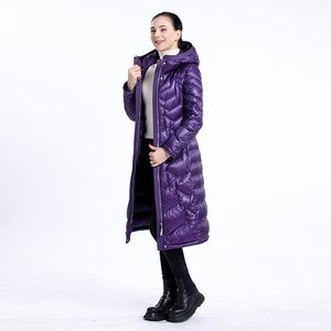Nueva Llegada de Artículos 2026 Chaqueta Acolchada Impermeable Vintage con Forro de Seda Rosa Sólido y Logotipo Personalizado para Mujer al Precio Más Bajo - Product Image 3