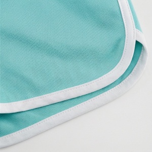 Ensemble sportif 2 pièces pour femme, t-shirt à manches courtes et short au-dessus du genou, imprimé géométrique, séchage rapide, polyester tricoté, coupe classique - Product Image 6