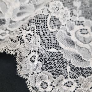 Tela de Encaje Elástico Floral de 17 cm, Ligera, Color Personalizado, Nailon y Spandex, Borde Festoneado, para Lencería, Vestido de Novia, Encaje Suave - Product Image 4