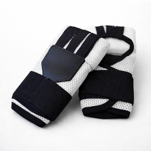 Bandages de boxe rapides Custom Pro Edition pour la boxe, le kickboxing, le MMA, le Muay Thai - Product Image 1