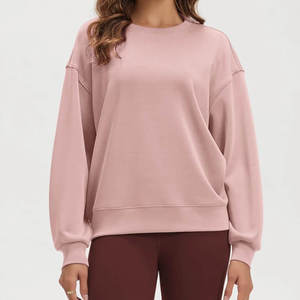 Sweat-shirt pour femme à col ras du cou, coupe courte, avec logo personnalisé, épaules tombantes, poignets et ourlet côtelés, style oversize - Product Image 6