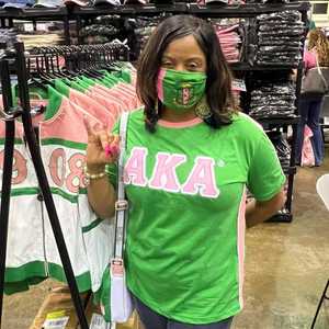 AKA Green Premium Shirt Femmes Lettre Grecque Brodée Rose Garniture Ras Du Cou Haute Qualité Casual Top - Product Image 4