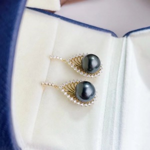 Pendientes de Perlas de Agua de Mar Naturales Nanyang, Redondas, de 10-11 mm, con Aguja de Oro Grueso de 18K, Color Perla de Té - Product Image 1