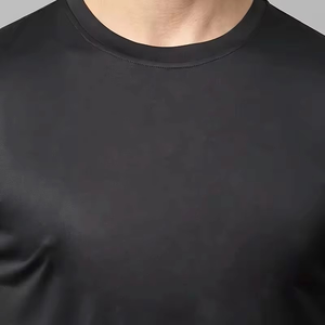 T-shirts promotionnels personnalisés 100 % polyester, t-shirts de sublimation vierges, fabricant de t-shirts de course, t-shirt noir uni pour hommes. - Product Image 4