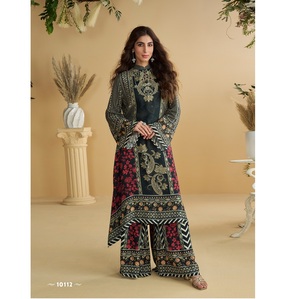 Oferta Especial: Traje Salwar Anika de Crepé de Diseñador Sayuri con Estampado Digital y Trabajo Aari Hecho a Mano, Ideal para Uso Diario y Regalos - Product Image 1