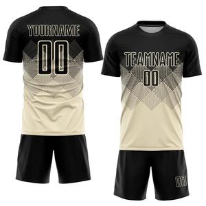 Ensemble d'uniformes de football personnalisés blancs et verts, maillot et short de football par sublimation avec nom et numéro - Product Image 2