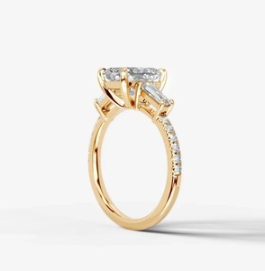 Anillo de Moissanita Corte Radiante, Plata de Ley 925, Chapado en Oro Amarillo, Elegante Anillo de Compromiso Solitario, Clásico para Bodas - Product Image 3