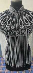Capa Negra Bordada con Borlas y Diseño Floral, Chal de Poliéster para la Noche, Chandni Export House India - Product Image 4