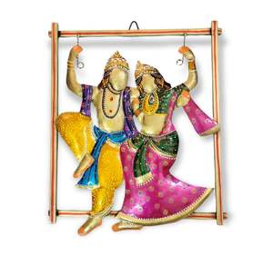 Cadre mural Radha Krishna en fer peint, très demandé, élégant, le meilleur choix pour la décoration murale, article cadeau, Radha Krishna Wall en gros - Product Image 2