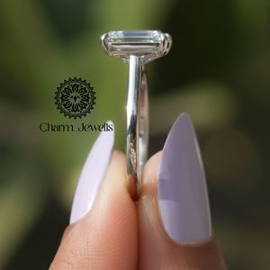 Bague Éternité Classique pour Femme Charm_Jewells en Argent Plaqué Or 3 GM Certifiée IGI avec Moissanite Taille Coussin et Sertissage à Griffes - Product Image 2