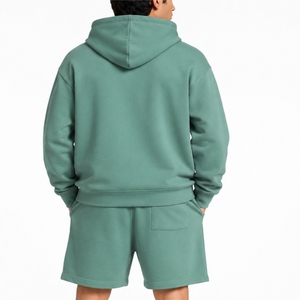 Ensemble sweat à capuche et short pour homme – Style urbain premium, tissu doux et confortable, mode urbaine moderne, coupe décontractée pour le quotidien, agréable pour la peau - Product Image 2
