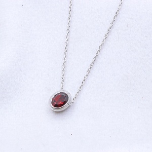 Collier pendentif en argent sterling 925 massif avec grenat naturel ovale serti clos, Memoria Jewels, vente en gros - Product Image 2
