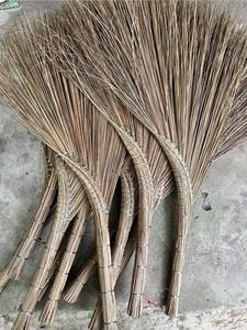 ไม้กวาดมะพร้าวธรรมชาติสำหรับทำความสะอาดสวนหลังบ้าน ยาว 120 ซม. ด้ามไม้แห้ง เป็นมิตรกับสิ่งแวดล้อม ทนทาน ใช้กวาดใบไม้ - Product Image 2