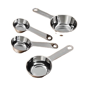 Juego de Tazas Medidoras de Acero Resistente con Asas de Madera para Cocina Diaria, Hogar y Restaurantes, Decoración del Hogar - Product Image 1