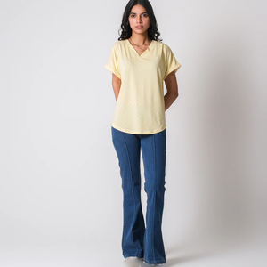 T-shirt en coton jaune à col en V et manches courtes, coupe classique, vêtements décontractés pour femmes - Product Image 1