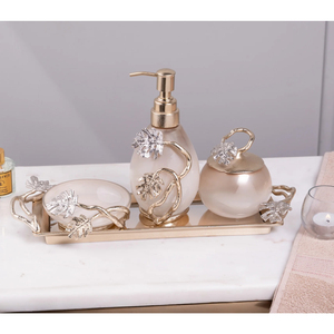 Ensemble de salle de bain de luxe en verre fumé de qualité supérieure avec finition nacrée, comprenant un distributeur de savon et un plateau pour la décoration des salles de bain d'hôtels et des ensembles de vanité - Product Image 1