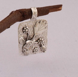 Colgante de abeja de panal de abejas de plata de ley 925 vintage con engaste de bisel de malaquita, estilo minimalista bohemio, amuleto de collar con diseño de animal, regalo para - Product Image 5