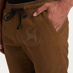 Pantalones cargo para hombre, elegantes y funcionales, con bolsillos con cremallera seguros y cordón ajustable a un precio razonable. - Product Image 5