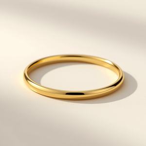 Bracelet jonc fin en or jaune massif 18 carats, lisse et raffiné, minimaliste, de luxe, empilable, bijoux fins - Product Image 4